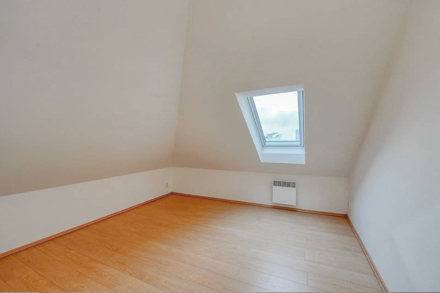 Pronájem bytu 4+1 98 m², Na Balkáně, Praha, Praha Pronájem bytu 4+1 98 m², Na Balkáně, Praha, Praha