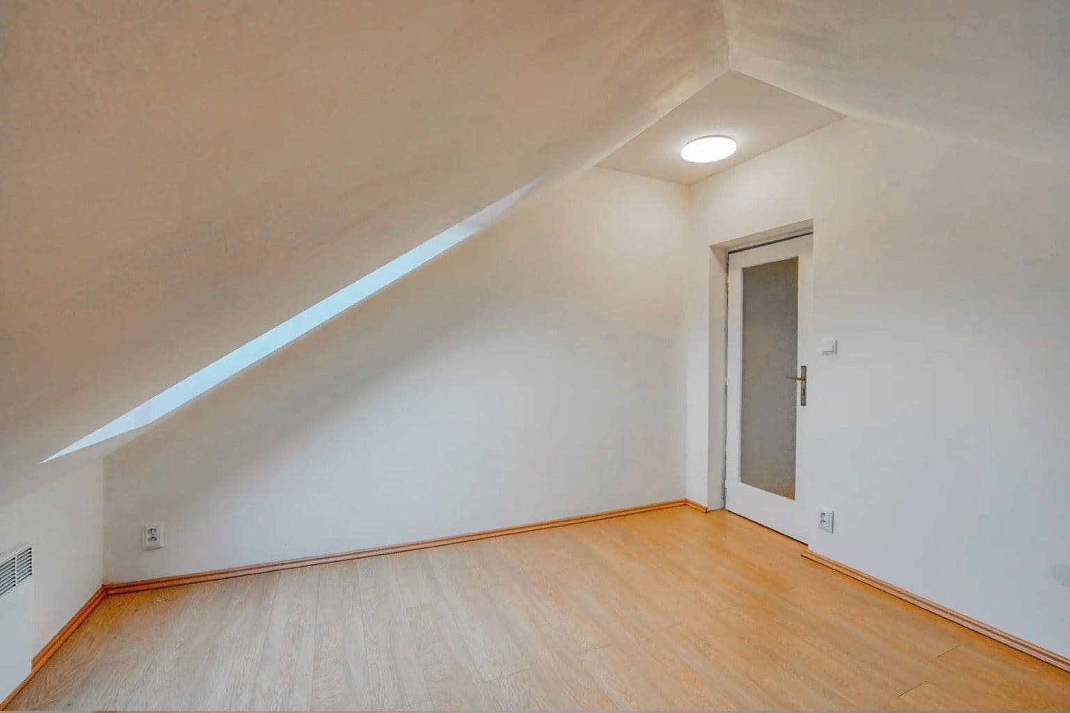 Pronájem bytu 4+1 98 m², Na Balkáně, Praha, Praha Pronájem bytu 4+1 98 m², Na Balkáně, Praha, Praha