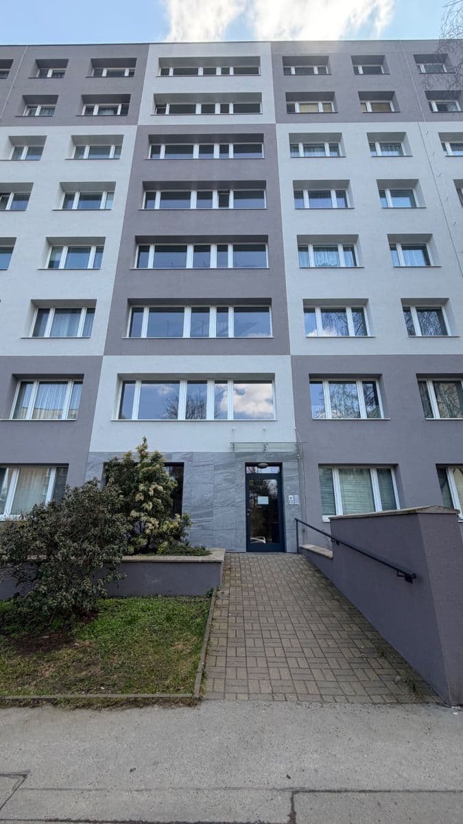 Prodej bytu 3+1 68 m², Pujmanové, Praha, Praha Prodej bytu 3+1 68 m², Pujmanové, Praha, Praha