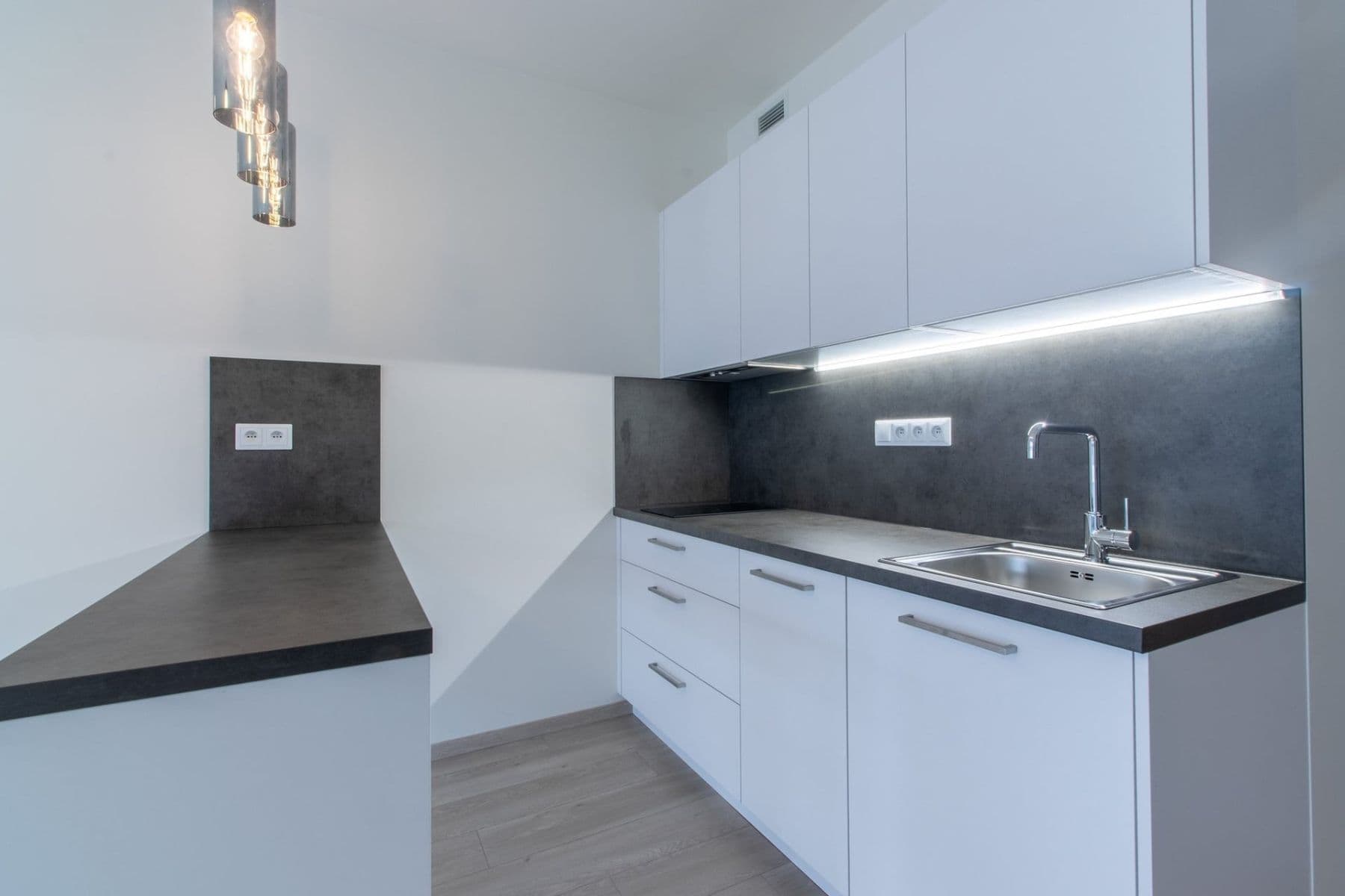 Pronájem bytu 1+kk 32 m², Poděbradská, Praha, Praha Pronájem bytu 1+kk 32 m², Poděbradská, Praha, Praha