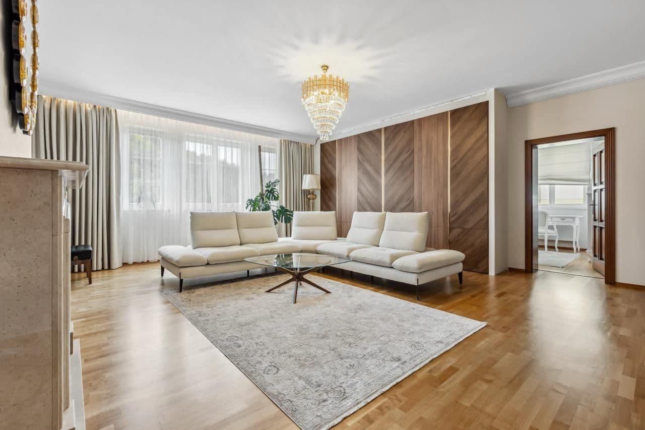 Prodej bytu 4+1 130 m², Nebozízek, Karlovy Vary, Karlovarský kraj Prodej bytu 4+1 130 m², Nebozízek, Karlovy Vary, Karlovarský kraj