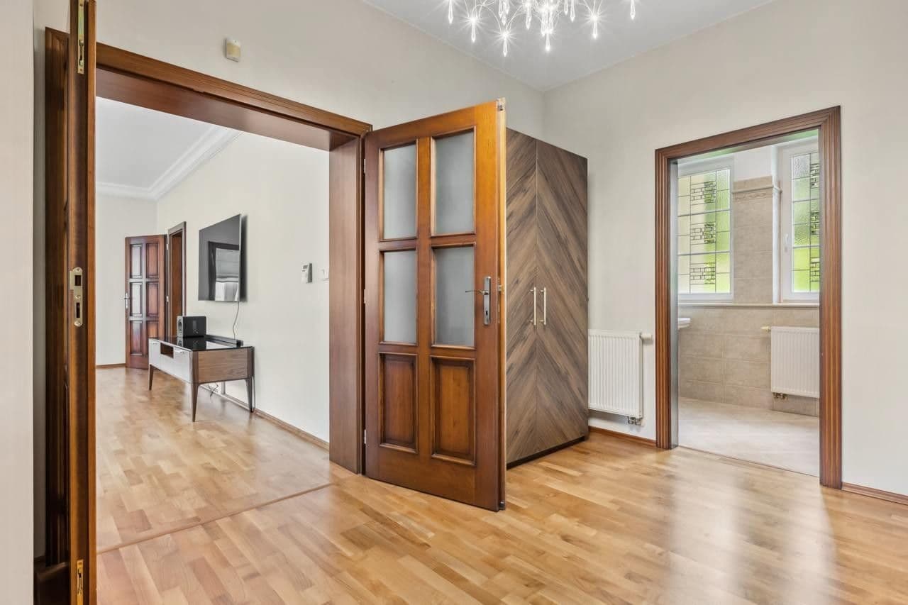 Prodej bytu 4+1 130 m², Nebozízek, Karlovy Vary, Karlovarský kraj Prodej bytu 4+1 130 m², Nebozízek, Karlovy Vary, Karlovarský kraj