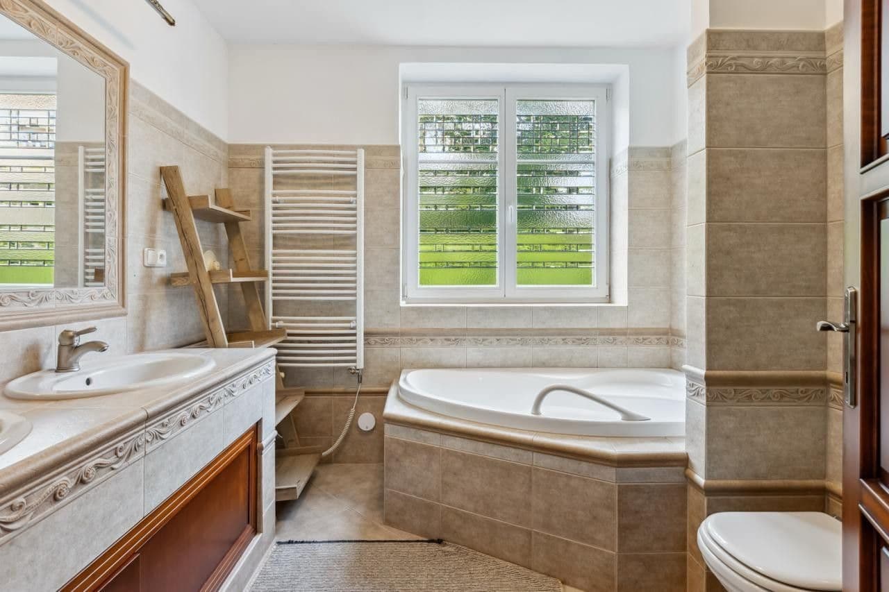 Prodej bytu 4+1 130 m², Nebozízek, Karlovy Vary, Karlovarský kraj Prodej bytu 4+1 130 m², Nebozízek, Karlovy Vary, Karlovarský kraj