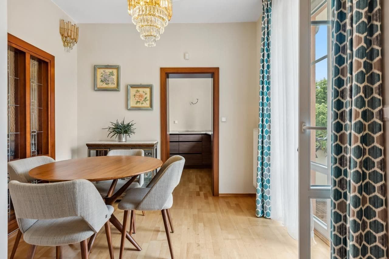 Prodej bytu 4+1 130 m², Nebozízek, Karlovy Vary, Karlovarský kraj Prodej bytu 4+1 130 m², Nebozízek, Karlovy Vary, Karlovarský kraj