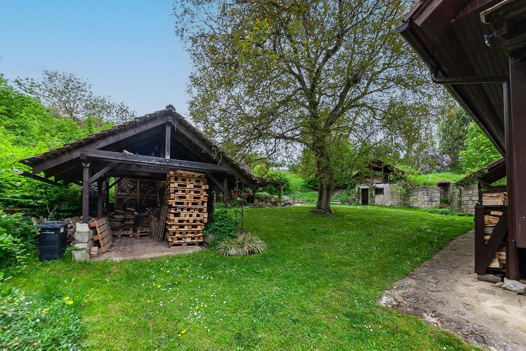 Prodej domu 196 m², pozemek 3.460 m², Staré Hrady, Královéhradecký kraj Prodej domu 196 m², pozemek 3.460 m², Staré Hrady, Královéhradecký kraj