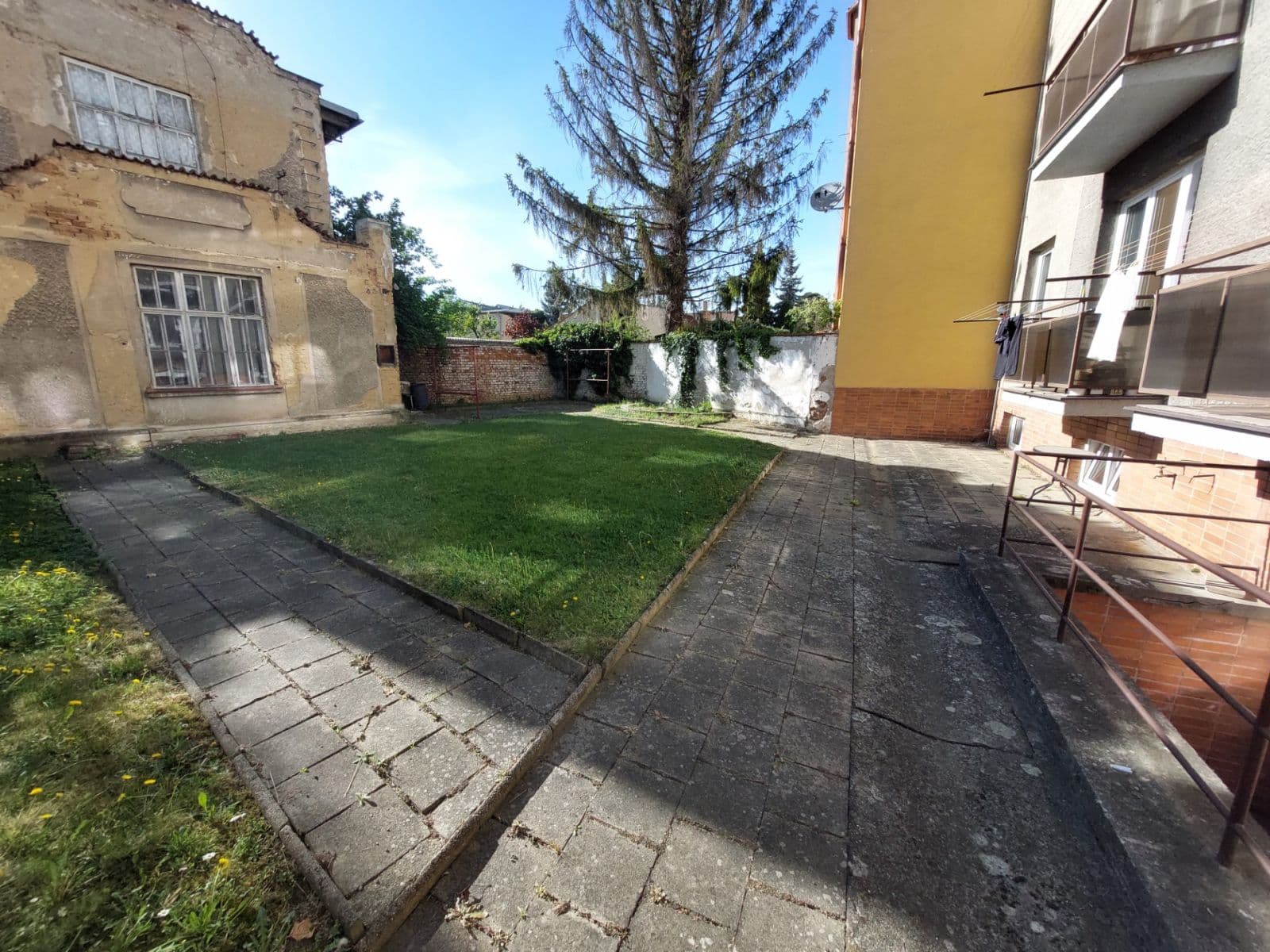 Prodej bytu 3+1 65 m², Pod Kosířem, Prostějov, Olomoucký kraj Prodej bytu 3+1 65 m², Pod Kosířem, Prostějov, Olomoucký kraj