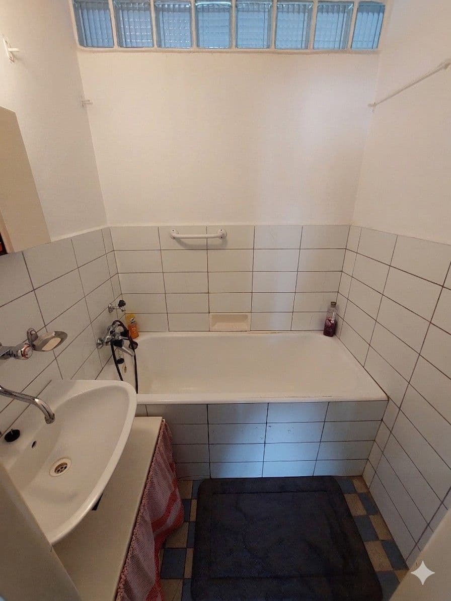 Prodej bytu 3+1 65 m², Pod Kosířem, Prostějov, Olomoucký kraj Prodej bytu 3+1 65 m², Pod Kosířem, Prostějov, Olomoucký kraj