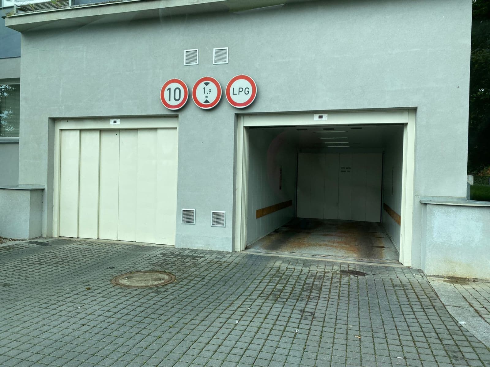 Prodej garáže 12 m², Rejchova, Praha, Praha Prodej garáže 12 m², Rejchova, Praha, Praha