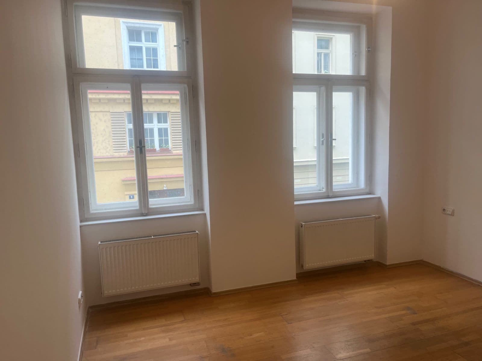Pronájem bytu 2+kk 35 m², Umělecká, Praha, Praha Pronájem bytu 2+kk 35 m², Umělecká, Praha, Praha