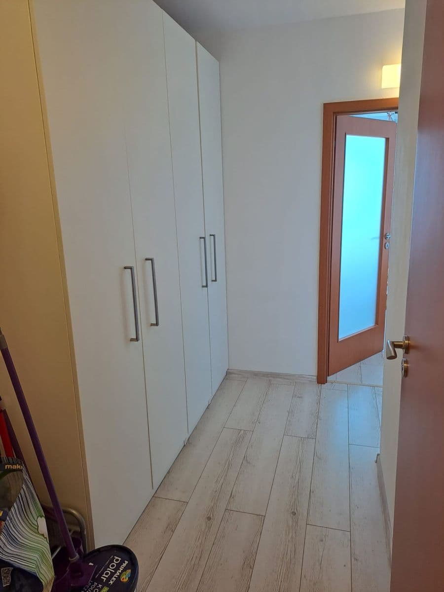Pronájem bytu 2+kk 43 m², Hostinského, Praha, Praha Pronájem bytu 2+kk 43 m², Hostinského, Praha, Praha