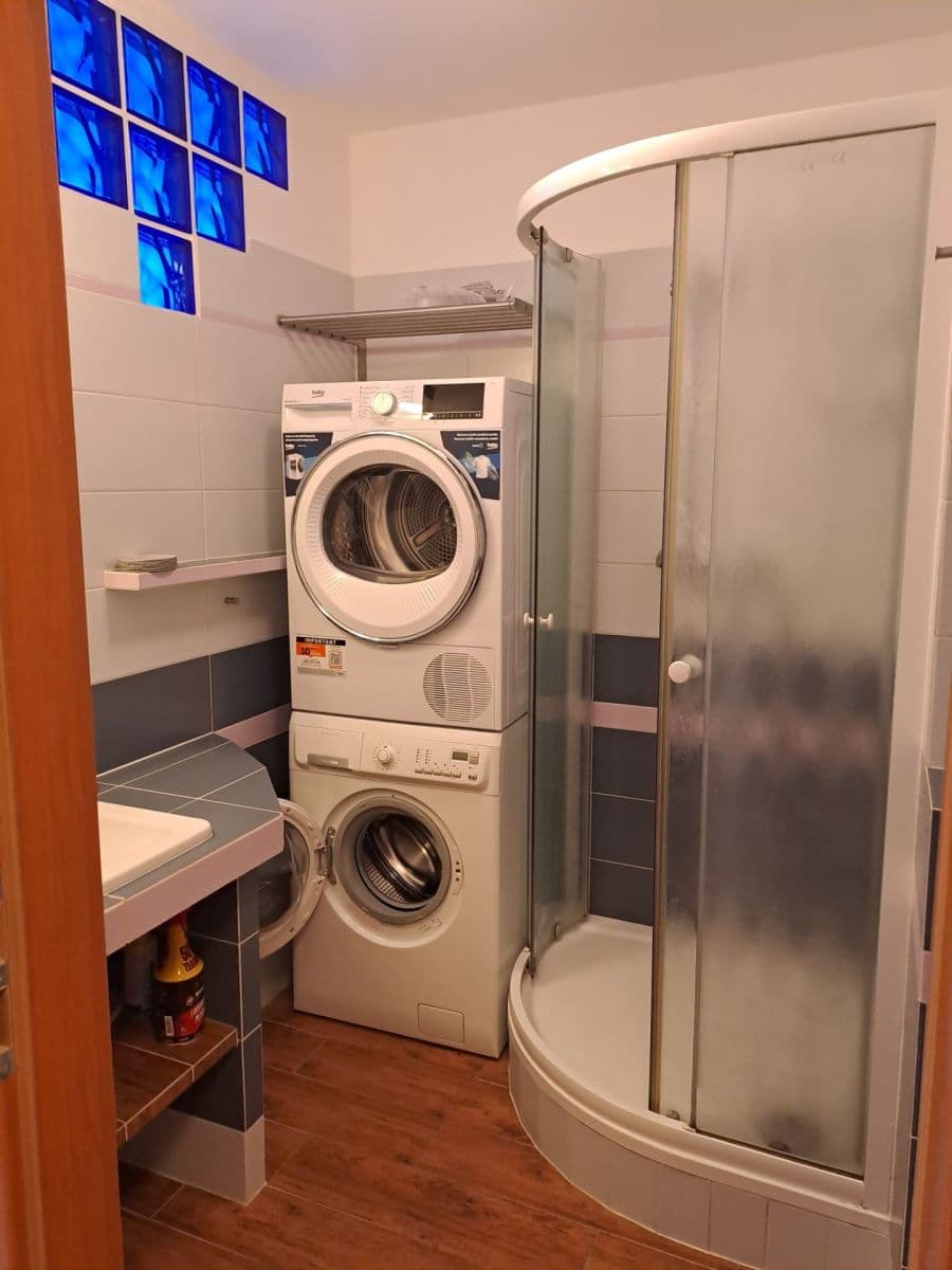 Pronájem bytu 2+kk 43 m², Hostinského, Praha, Praha Pronájem bytu 2+kk 43 m², Hostinského, Praha, Praha