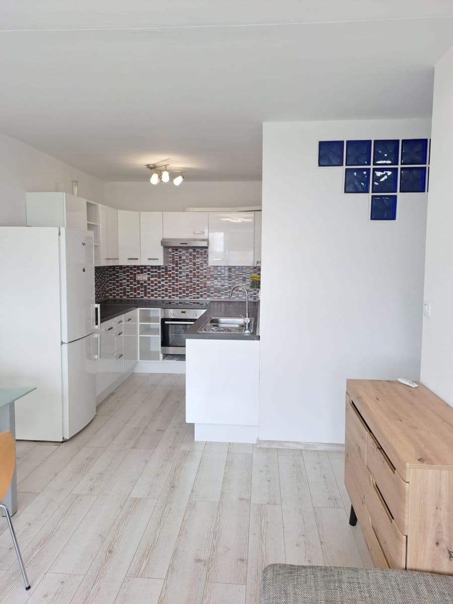 Pronájem bytu 2+kk 43 m², Hostinského, Praha, Praha Pronájem bytu 2+kk 43 m², Hostinského, Praha, Praha