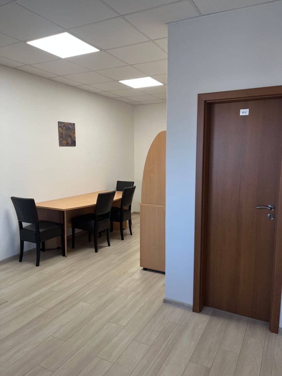 Prodej kanceláře 690 m², Nádražná, Šaľa, Nitriansky kraj Prodej kanceláře 690 m², Nádražná, Šaľa, Nitriansky kraj