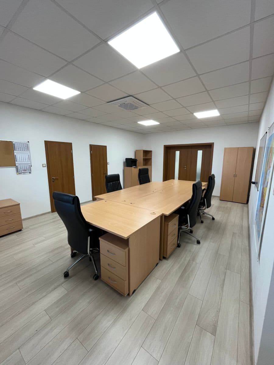 Prodej kanceláře 690 m², Nádražná, Šaľa, Nitriansky kraj Prodej kanceláře 690 m², Nádražná, Šaľa, Nitriansky kraj