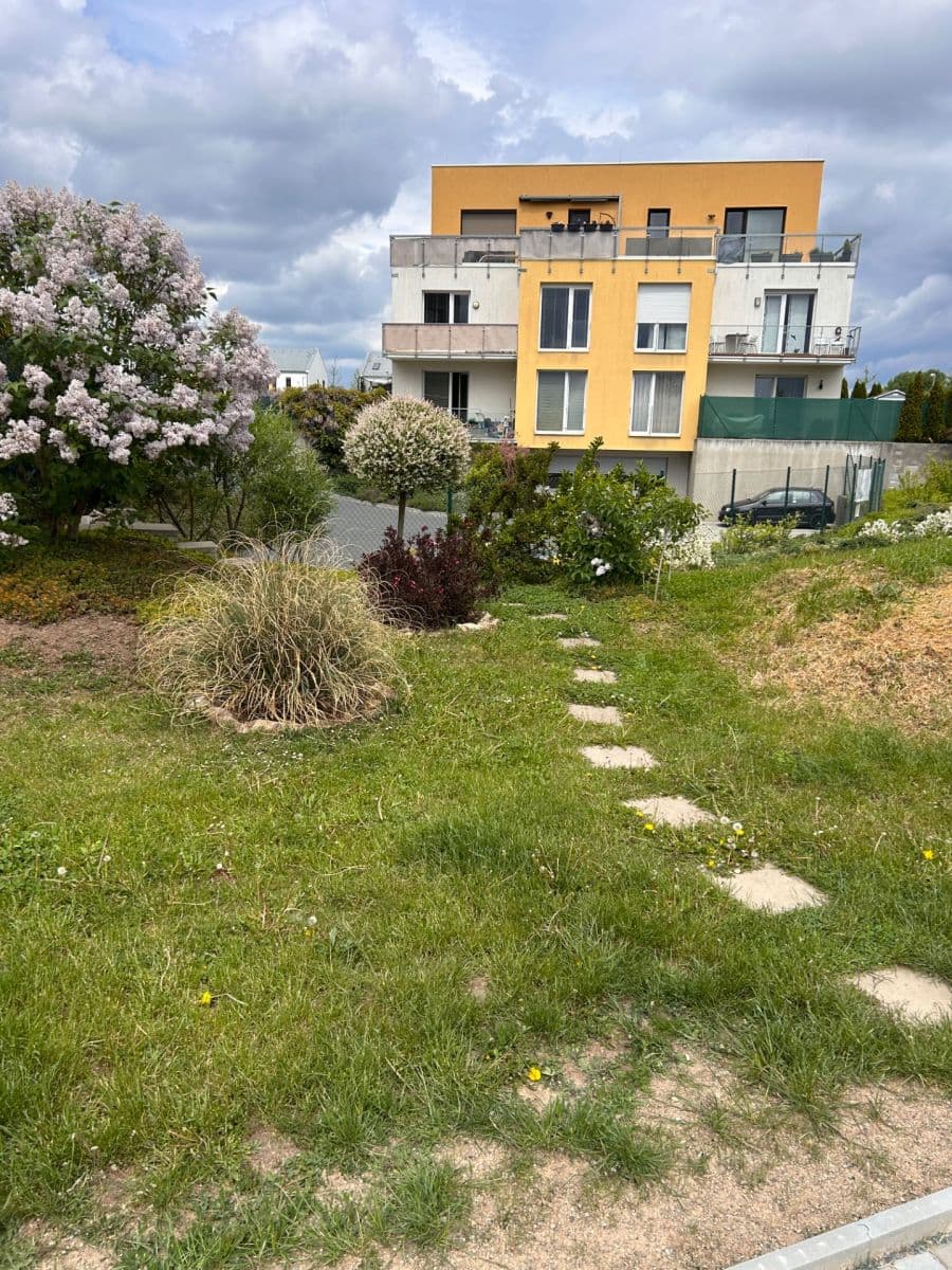 Pronájem garáže 15 m², Jinočany, Středočeský kraj Pronájem garáže 15 m², Jinočany, Středočeský kraj