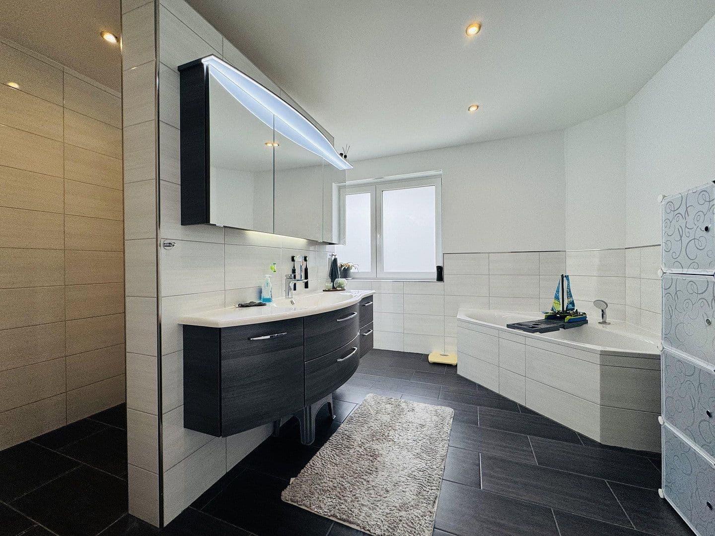 Prodej domu 177 m², pozemek 644 m², Johanne-Stelzer-Straße 36 2016, Vlotho, Severní Porýní-Vestfálsko Prodej domu 177 m², pozemek 644 m², Johanne-Stelzer-Straße 36 2016, Vlotho, Severní Porýní-Vestfálsko