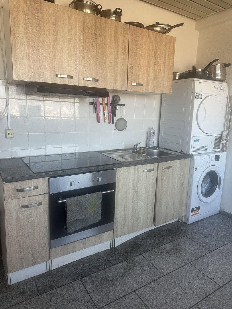 Pronájem bytu 1+1 40 m², Allee 40, Heilbronn, Bádensko-Württembersko Pronájem bytu 1+1 40 m², Allee 40, Heilbronn, Bádensko-Württembersko