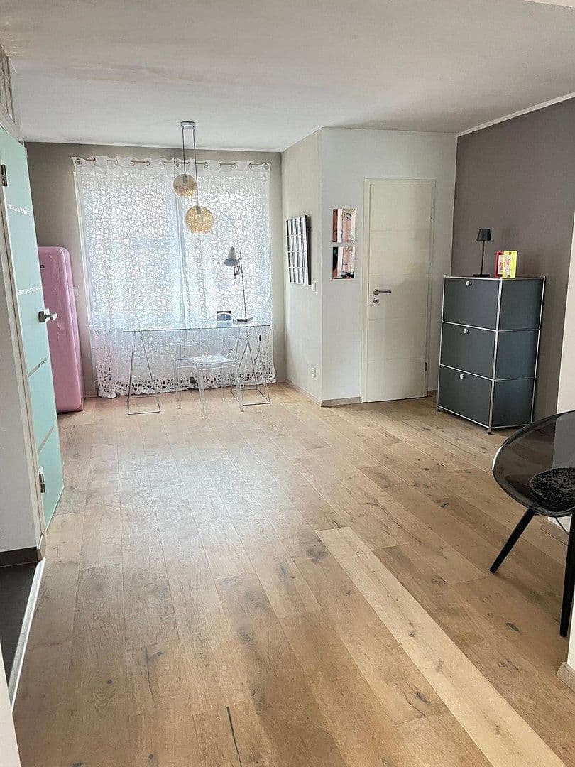 Prodej domu 108 m², pozemek 334 m², Friedrichsdorf, Hessen Prodej domu 108 m², pozemek 334 m², Friedrichsdorf, Hessen