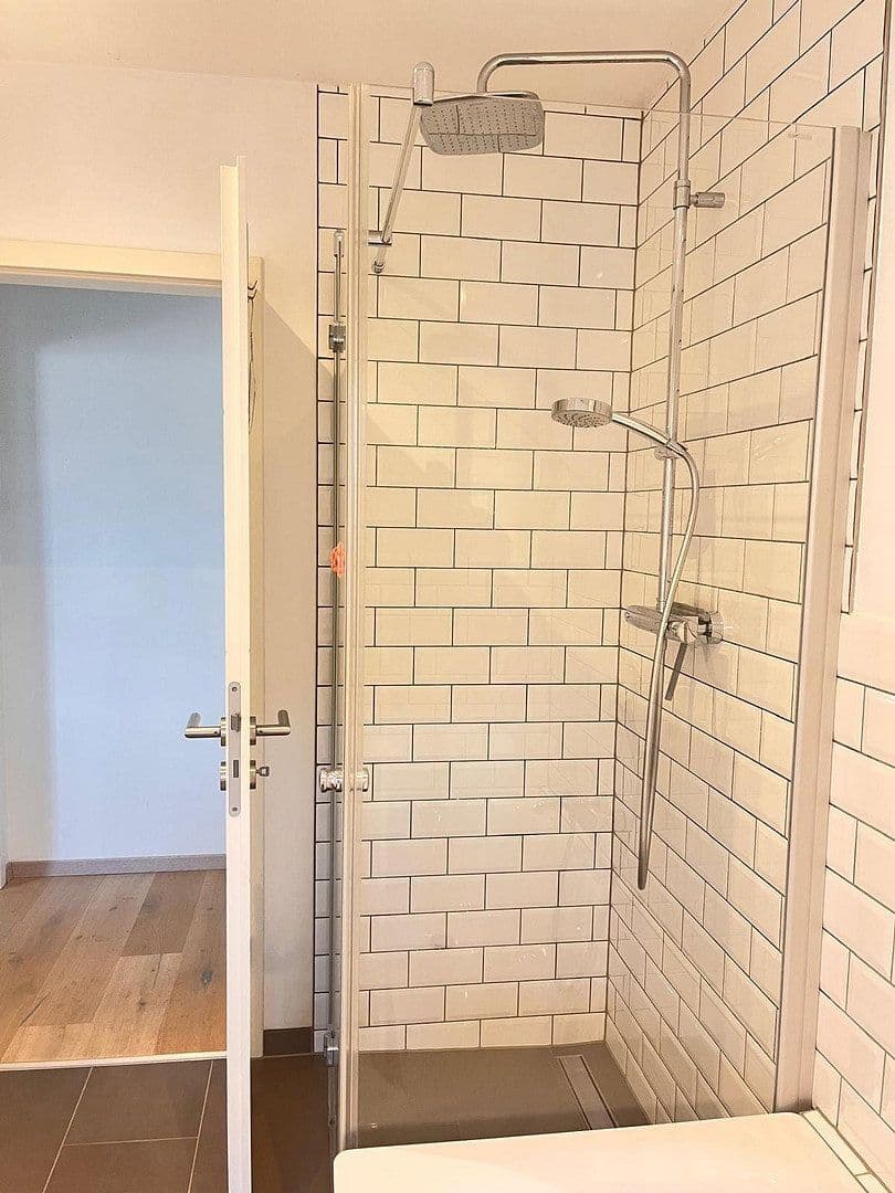 Prodej domu 108 m², pozemek 334 m², Friedrichsdorf, Hessen Prodej domu 108 m², pozemek 334 m², Friedrichsdorf, Hessen