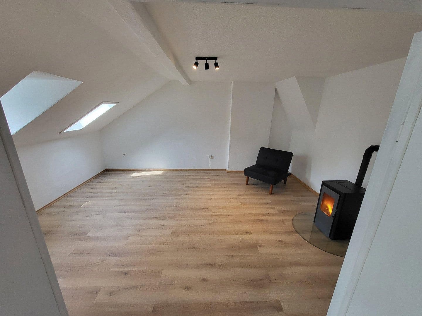 Pronájem bytu 2+1 50 m², Oelsnitzer Str. 105, Hof, Bavorsko Pronájem bytu 2+1 50 m², Oelsnitzer Str. 105, Hof, Bavorsko
