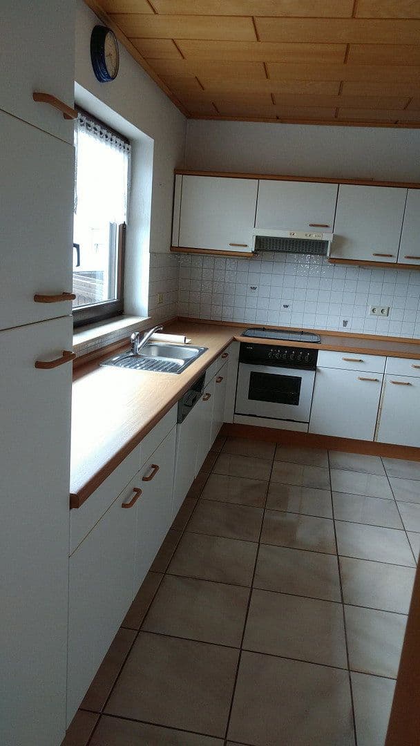 Prodej bytu 3+1 118 m², Ramstein-Miesenbach, Porýní-Falc Prodej bytu 3+1 118 m², Ramstein-Miesenbach, Porýní-Falc