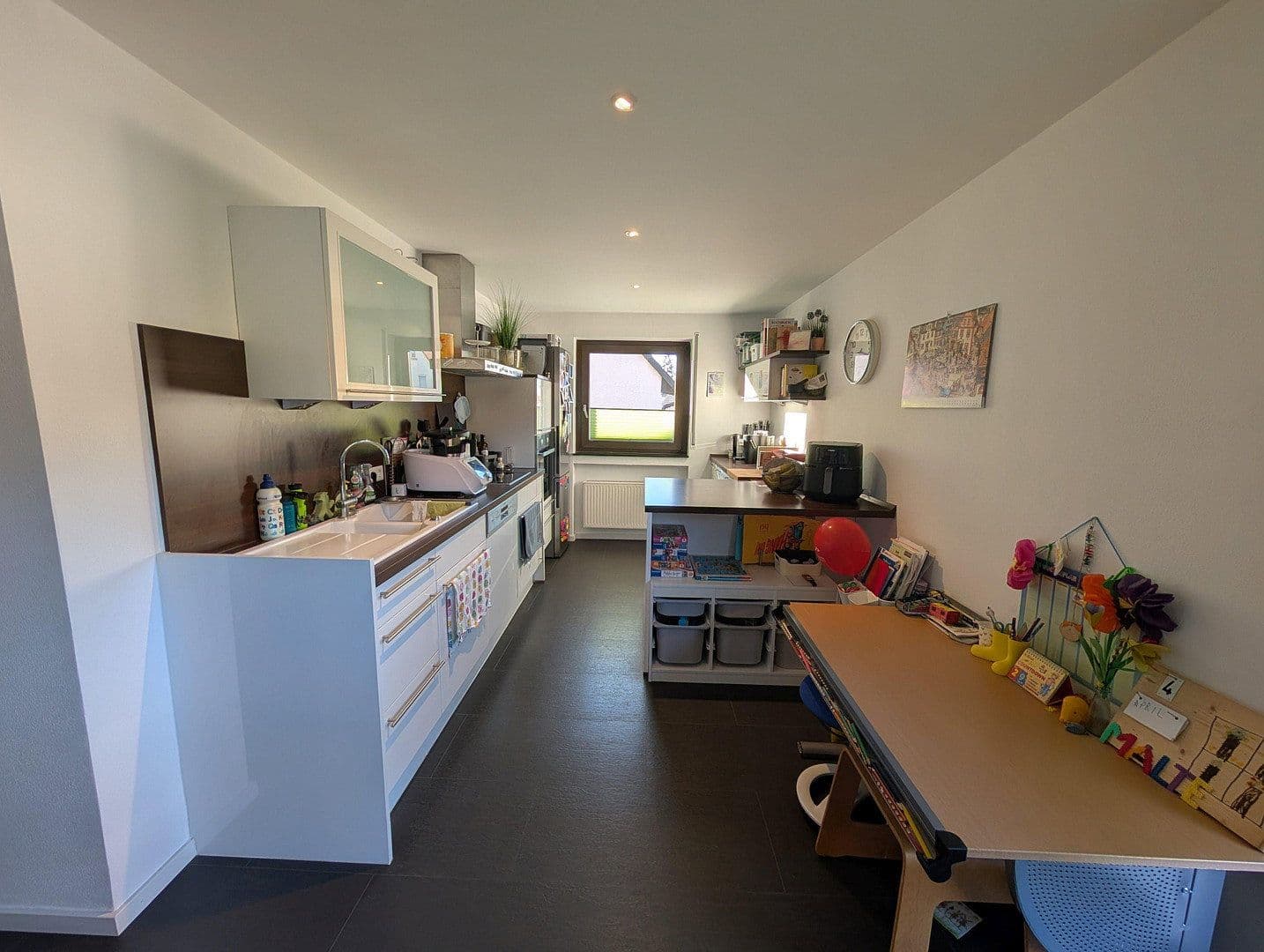 Pronájem bytu 4+1 123 m², Neckartenzlinger Str. 5A, Bempflingen, Bádensko-Württembersko Pronájem bytu 4+1 123 m², Neckartenzlinger Str. 5A, Bempflingen, Bádensko-Württembersko