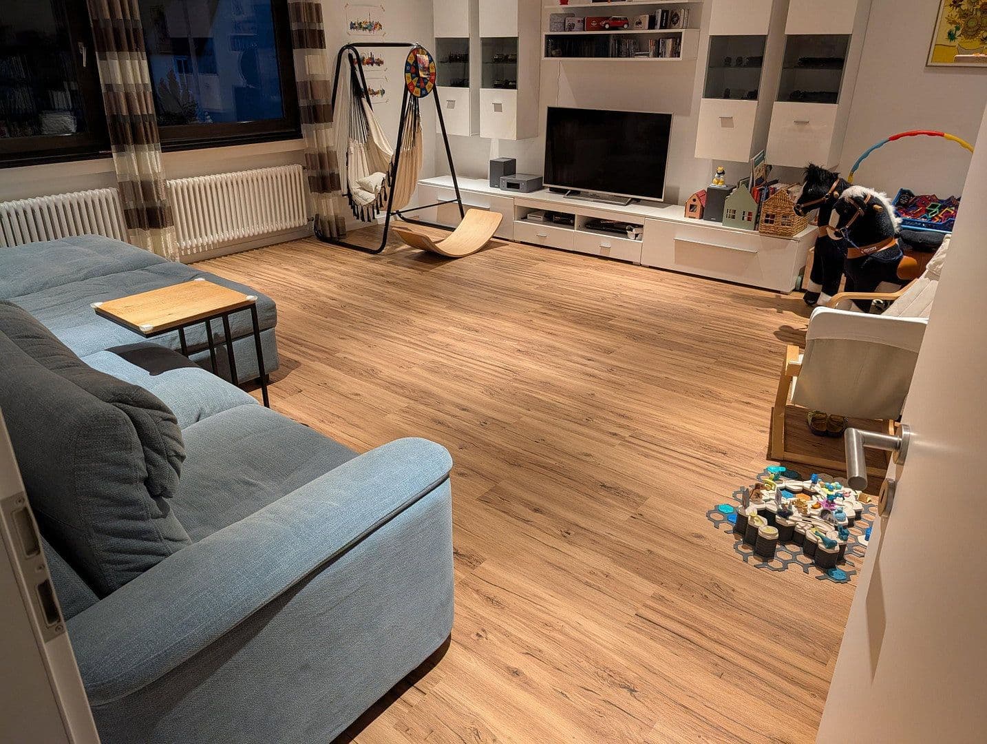 Pronájem bytu 4+1 123 m², Neckartenzlinger Str. 5A, Bempflingen, Bádensko-Württembersko Pronájem bytu 4+1 123 m², Neckartenzlinger Str. 5A, Bempflingen, Bádensko-Württembersko