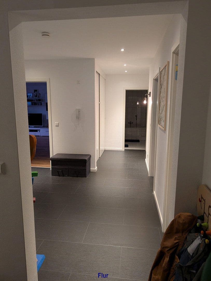 Pronájem bytu 4+1 123 m², Neckartenzlinger Str. 5A, Bempflingen, Bádensko-Württembersko Pronájem bytu 4+1 123 m², Neckartenzlinger Str. 5A, Bempflingen, Bádensko-Württembersko