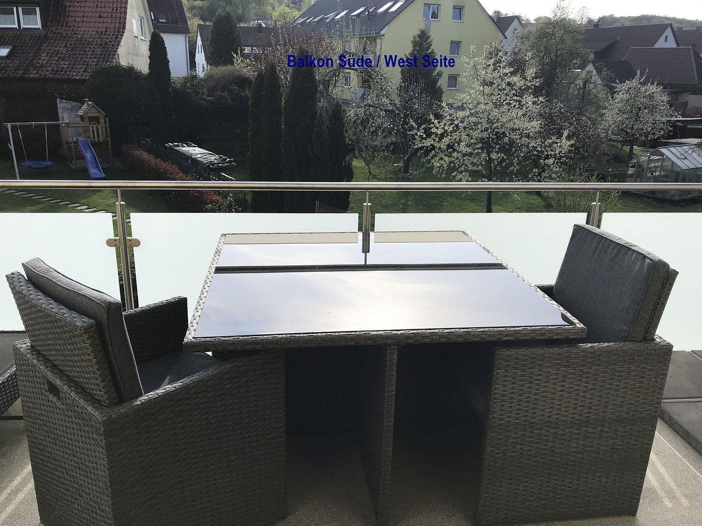Pronájem bytu 4+1 123 m², Neckartenzlinger Str. 5A, Bempflingen, Bádensko-Württembersko Pronájem bytu 4+1 123 m², Neckartenzlinger Str. 5A, Bempflingen, Bádensko-Württembersko