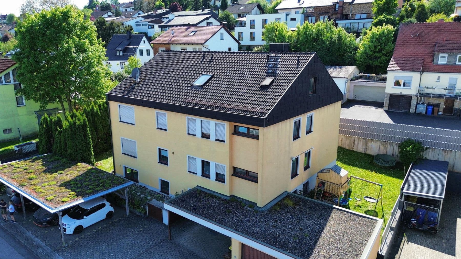 Pronájem bytu 5+1 146 m², Zeller Strasse 26, Margetshöchheim, Bavorsko Pronájem bytu 5+1 146 m², Zeller Strasse 26, Margetshöchheim, Bavorsko