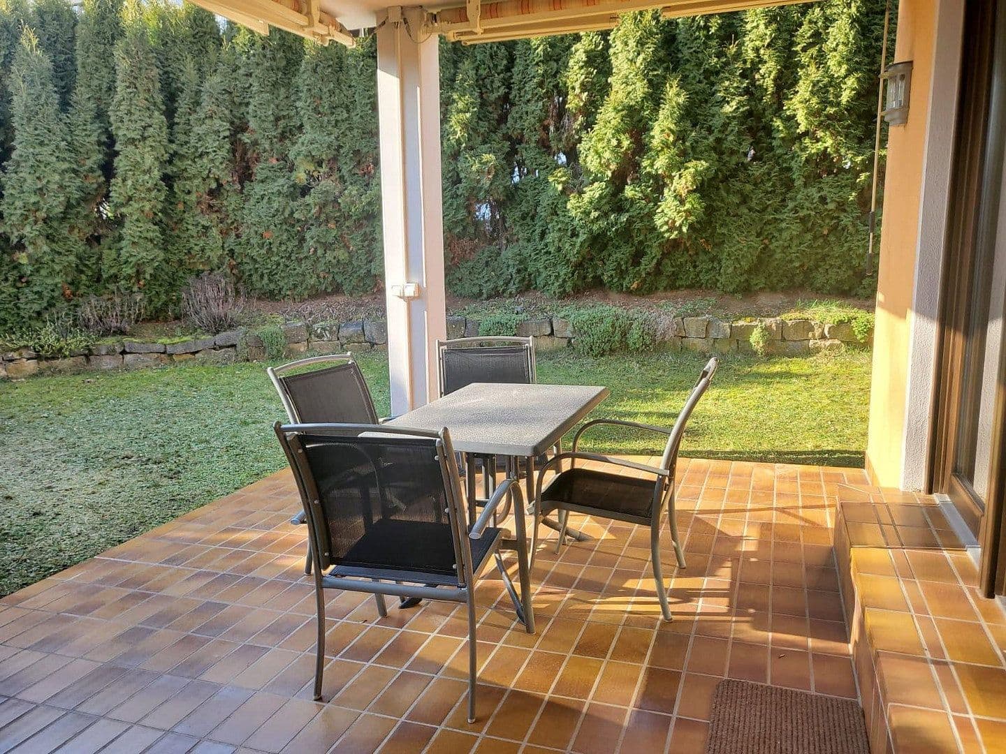 Pronájem bytu 5+1 146 m², Zeller Strasse 26, Margetshöchheim, Bavorsko Pronájem bytu 5+1 146 m², Zeller Strasse 26, Margetshöchheim, Bavorsko