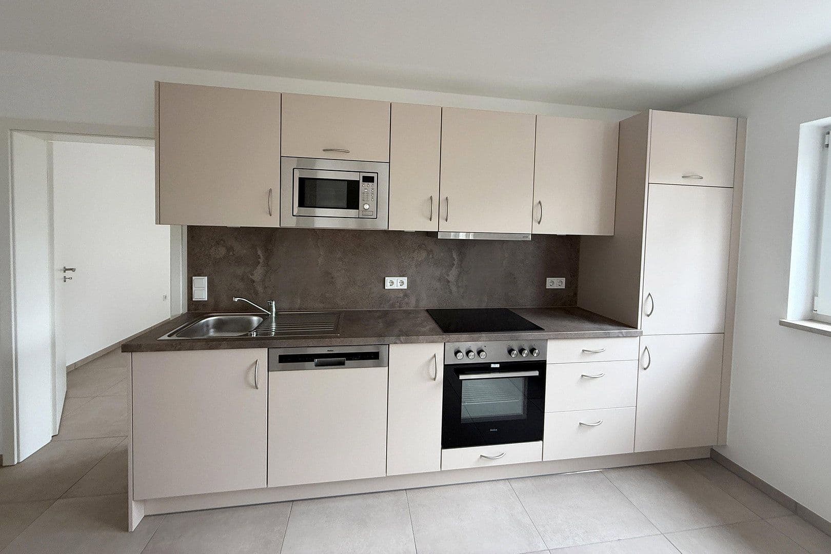 Pronájem bytu 3+1 64 m², An der Schwefelquelle 2, Schwandorf, Bavorsko Pronájem bytu 3+1 64 m², An der Schwefelquelle 2, Schwandorf, Bavorsko