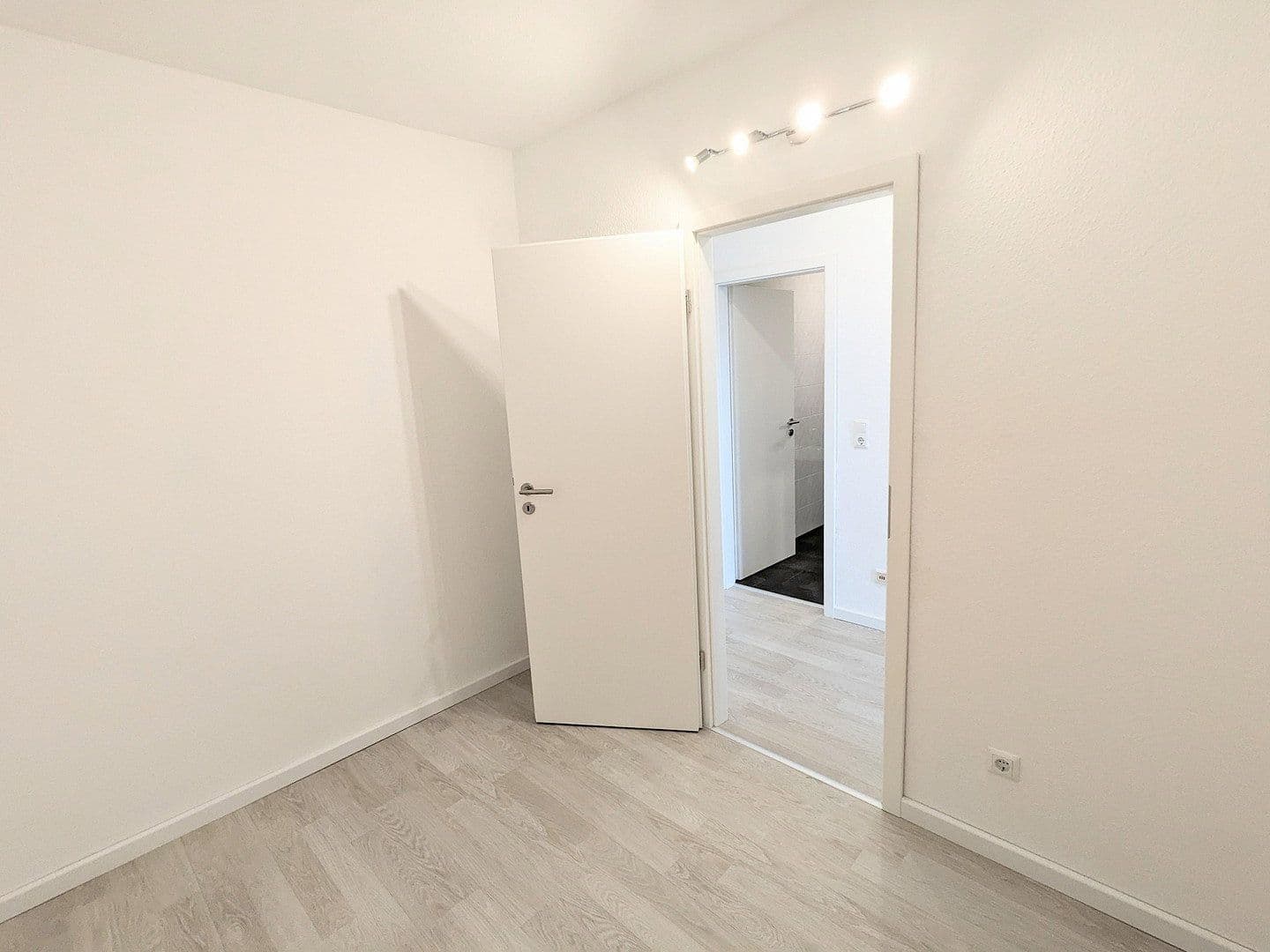 Pronájem bytu 2+kk 67 m², Woogstr. 36, Neuhofen, Porýní-Falc Pronájem bytu 2+kk 67 m², Woogstr. 36, Neuhofen, Porýní-Falc