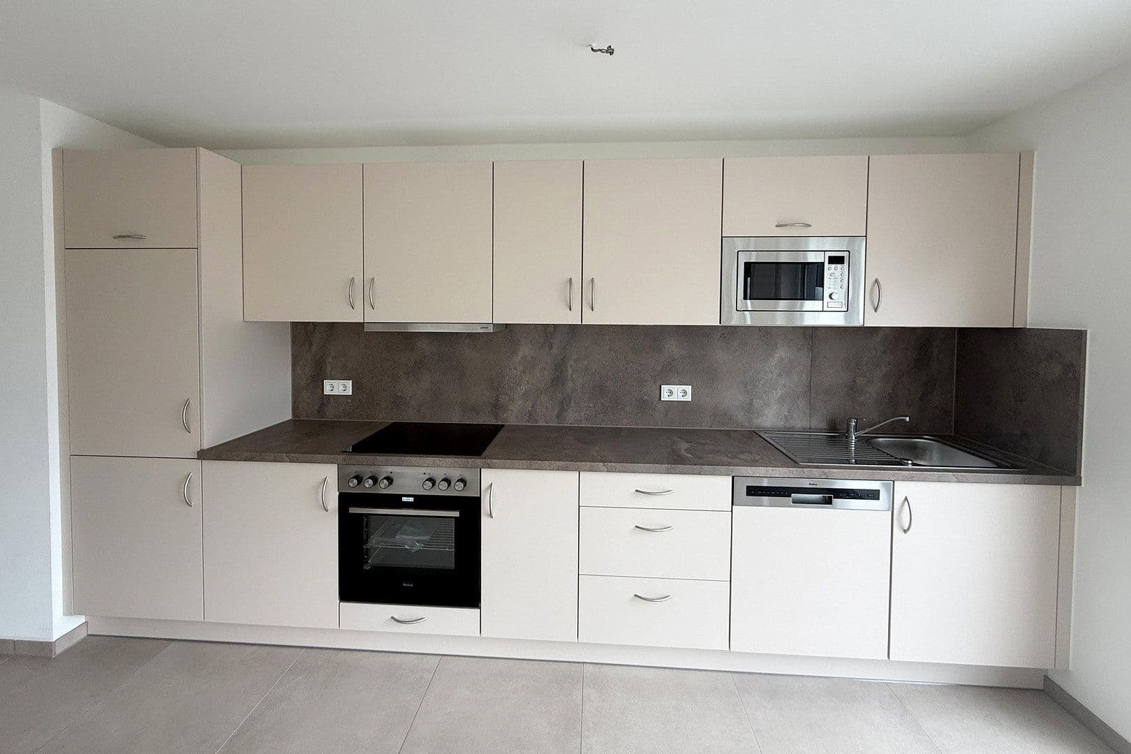 Pronájem bytu 4+1 95 m², An der Schwefelquelle 2, Schwandorf, Bavorsko Pronájem bytu 4+1 95 m², An der Schwefelquelle 2, Schwandorf, Bavorsko