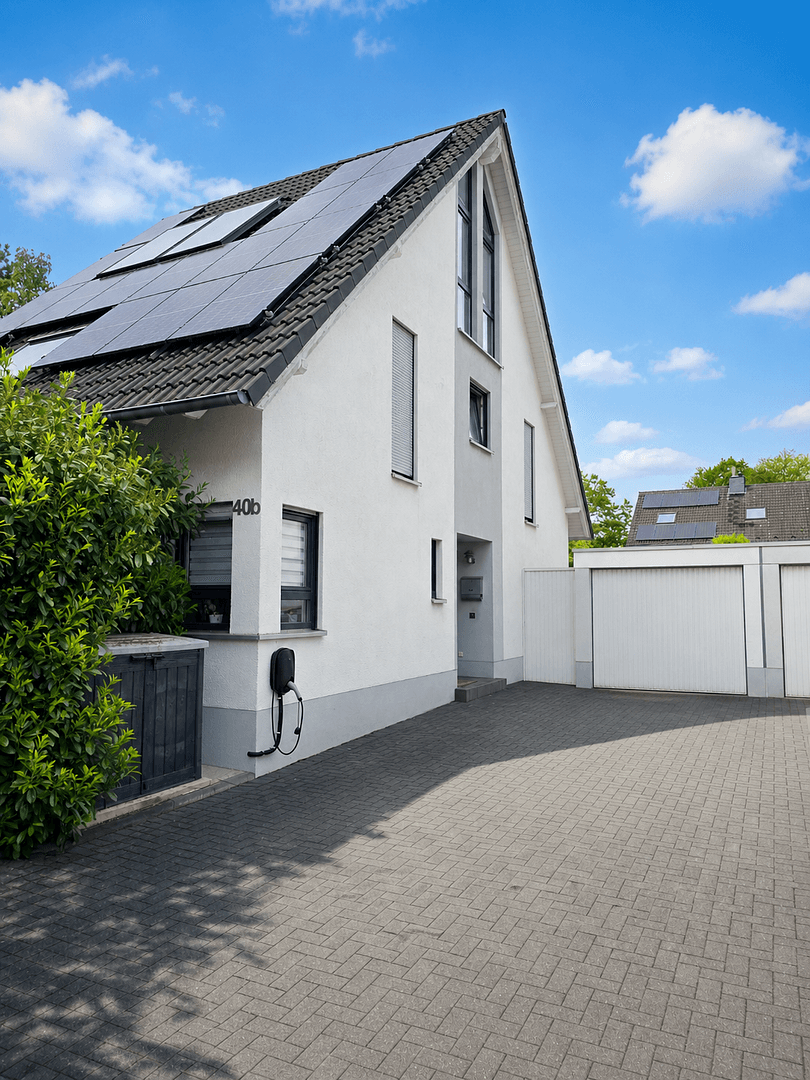 Prodej domu 191 m², pozemek 350 m², Heinrich-Cleas-Str.40B, Leverkusen, Severní Porýní-Vestfálsko Prodej domu 191 m², pozemek 350 m², Heinrich-Cleas-Str.40B, Leverkusen, Severní Porýní-Vestfálsko
