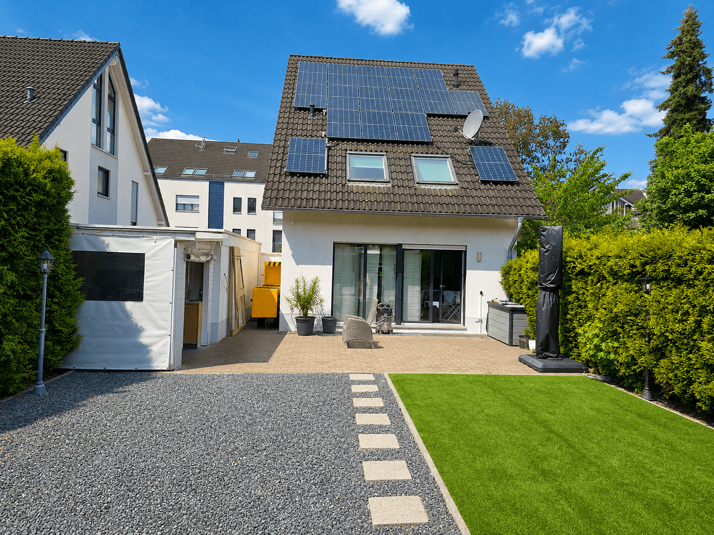 Prodej domu 191 m², pozemek 350 m², Heinrich-Cleas-Str.40B, Leverkusen, Severní Porýní-Vestfálsko Prodej domu 191 m², pozemek 350 m², Heinrich-Cleas-Str.40B, Leverkusen, Severní Porýní-Vestfálsko