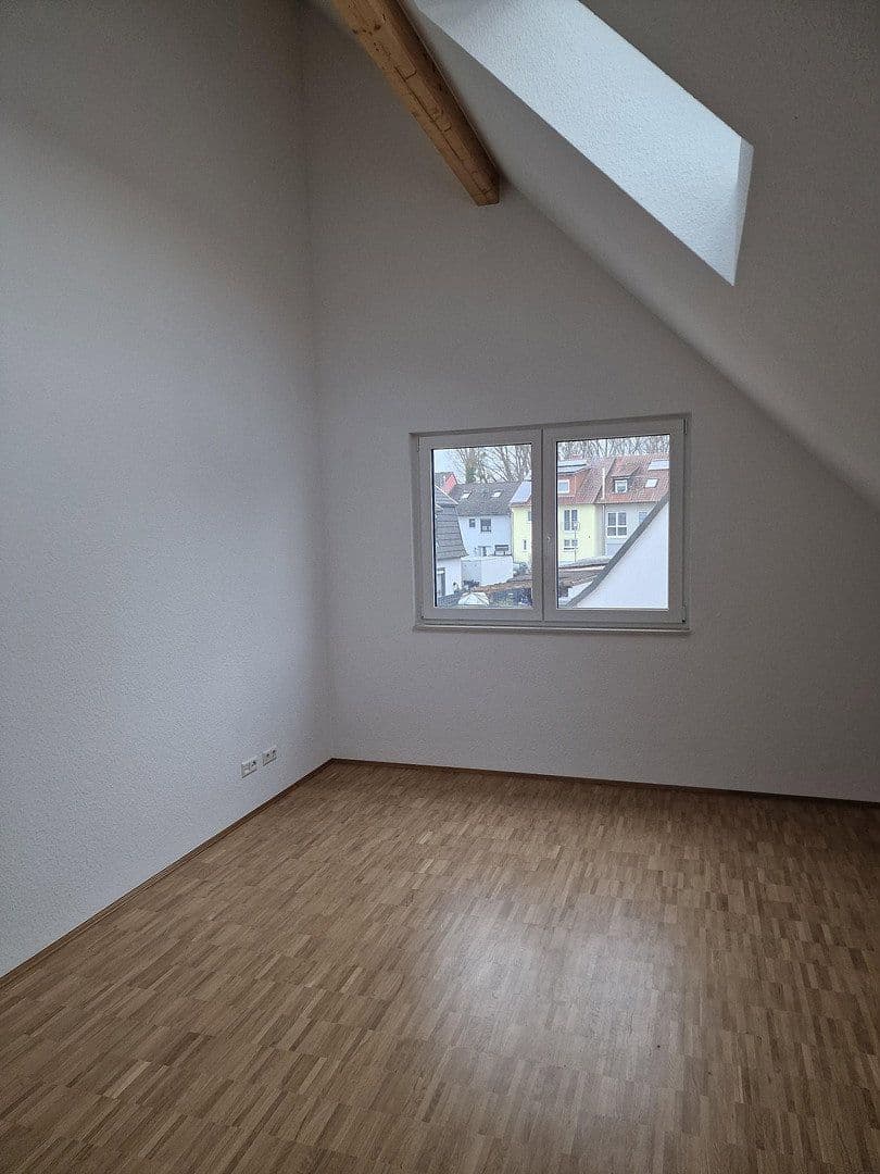 Pronájem domu 155 m², pozemek 8 m², Neureuter Hauptstraße 314, Karlsruhe, Bádensko-Württembersko Pronájem domu 155 m², pozemek 8 m², Neureuter Hauptstraße 314, Karlsruhe, Bádensko-Württembersko