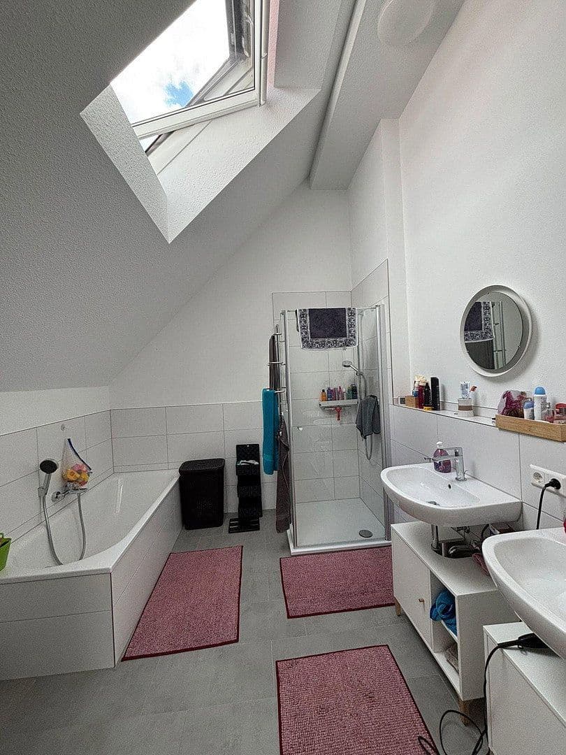Pronájem domu 155 m², pozemek 8 m², Neureuter Hauptstraße 314, Karlsruhe, Bádensko-Württembersko Pronájem domu 155 m², pozemek 8 m², Neureuter Hauptstraße 314, Karlsruhe, Bádensko-Württembersko