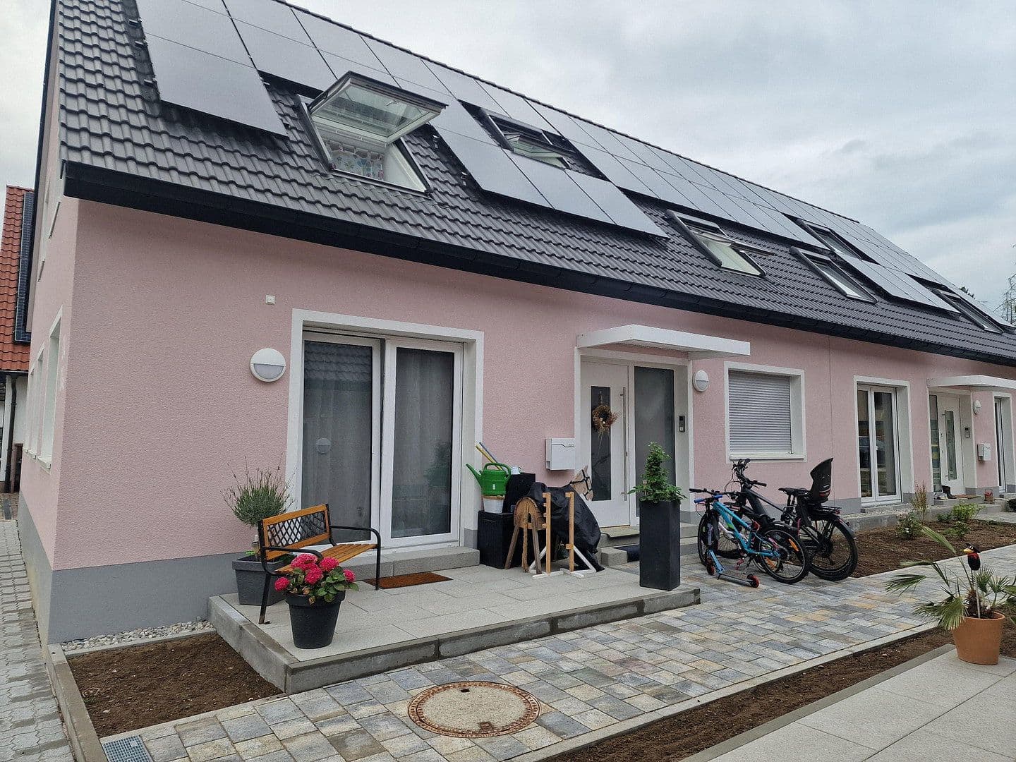 Pronájem domu 155 m², pozemek 8 m², Neureuter Hauptstraße 314, Karlsruhe, Bádensko-Württembersko Pronájem domu 155 m², pozemek 8 m², Neureuter Hauptstraße 314, Karlsruhe, Bádensko-Württembersko