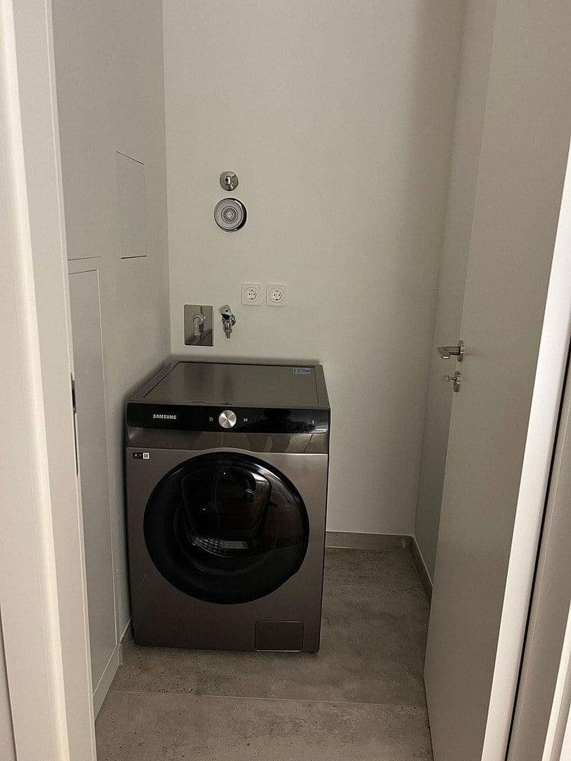 Pronájem bytu 2+1 34 m², Urbanstraße 52, Berlin, Berlín Pronájem bytu 2+1 34 m², Urbanstraße 52, Berlin, Berlín