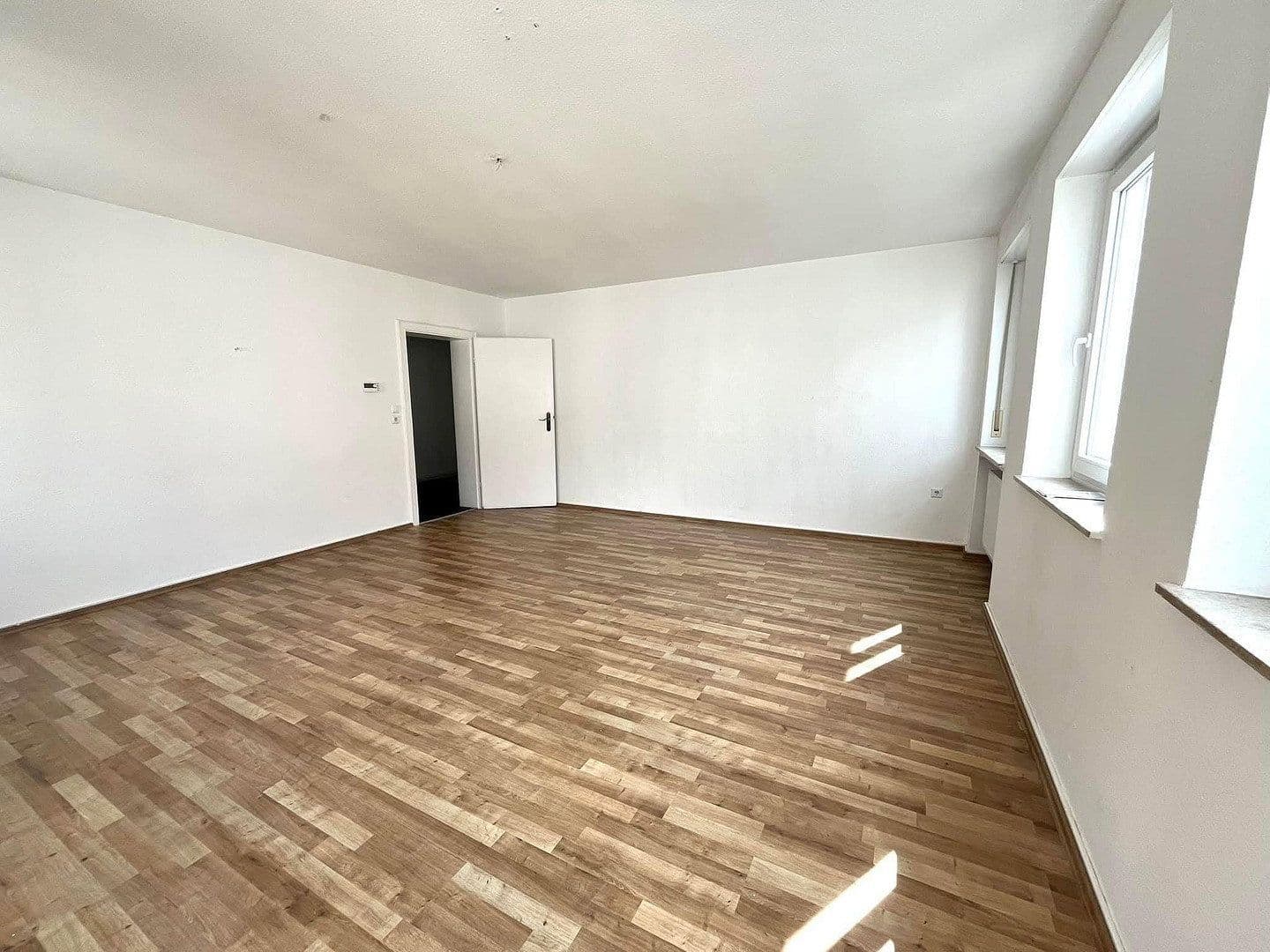 Pronájem bytu 4+1 125 m², tiedgestraße 4a, Hannover, Dolní Sasko Pronájem bytu 4+1 125 m², tiedgestraße 4a, Hannover, Dolní Sasko