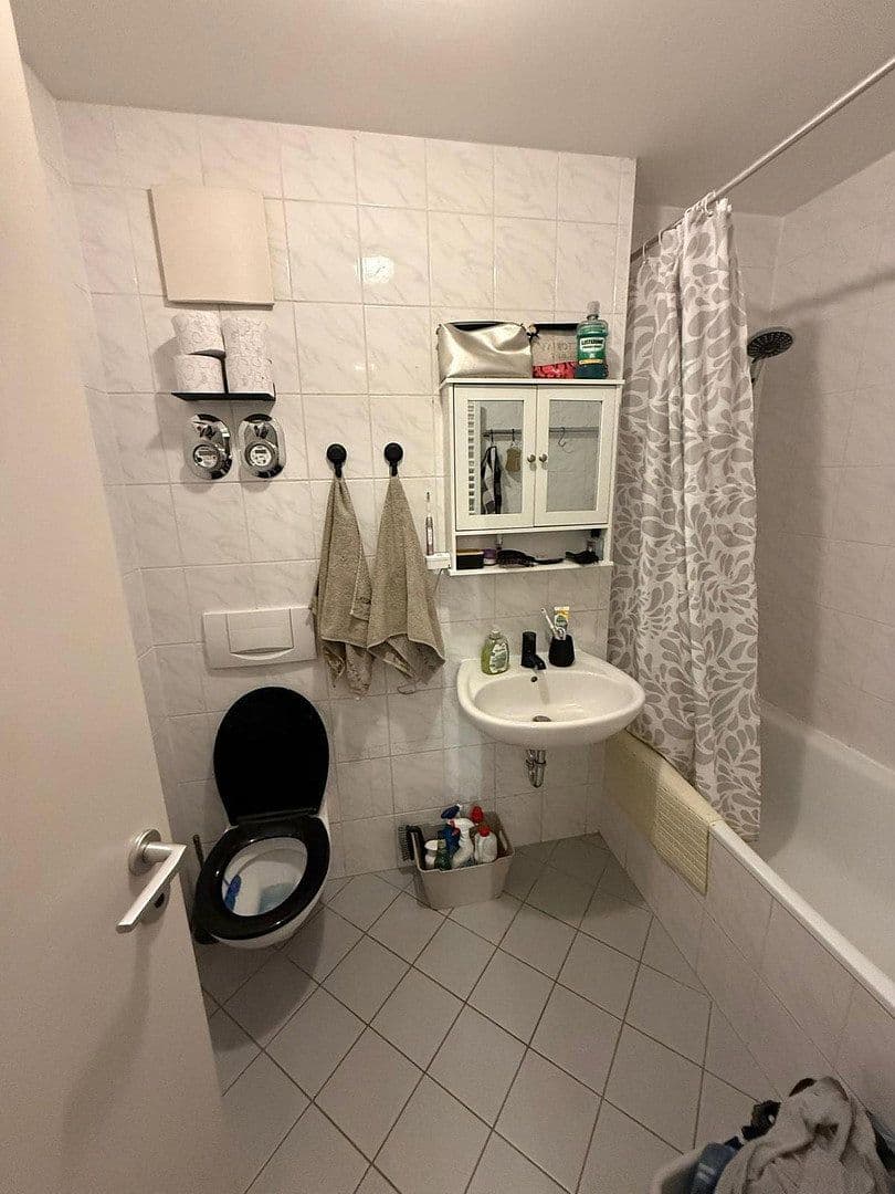 Pronájem bytu 3+1 72 m², Feldmochingerstraße 210-212, München, Bavorsko Pronájem bytu 3+1 72 m², Feldmochingerstraße 210-212, München, Bavorsko