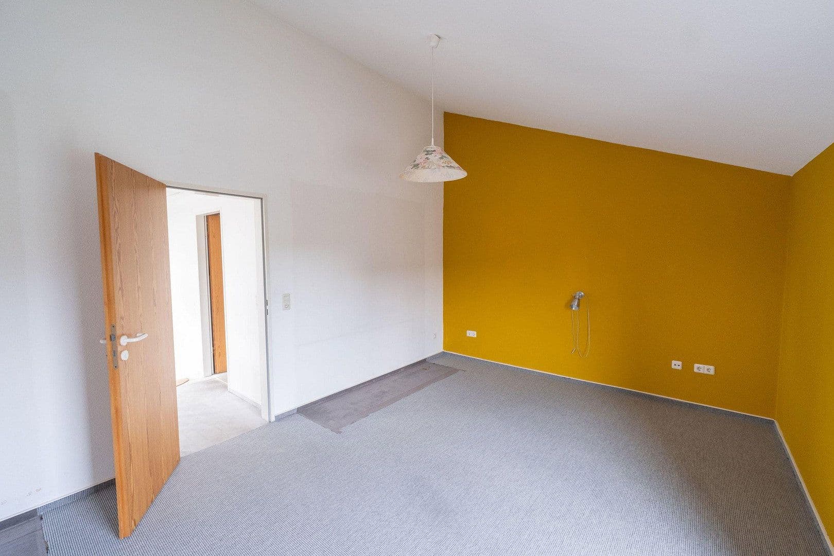 Prodej domu 98 m², pozemek 210 m², Nienbrügger Weg 18, Kiel, Šlesvicko-Holštýnsko Prodej domu 98 m², pozemek 210 m², Nienbrügger Weg 18, Kiel, Šlesvicko-Holštýnsko