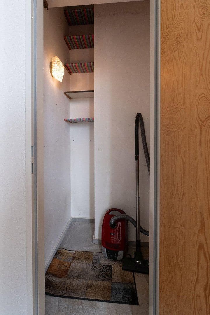 Prodej domu 98 m², pozemek 210 m², Nienbrügger Weg 18, Kiel, Šlesvicko-Holštýnsko Prodej domu 98 m², pozemek 210 m², Nienbrügger Weg 18, Kiel, Šlesvicko-Holštýnsko