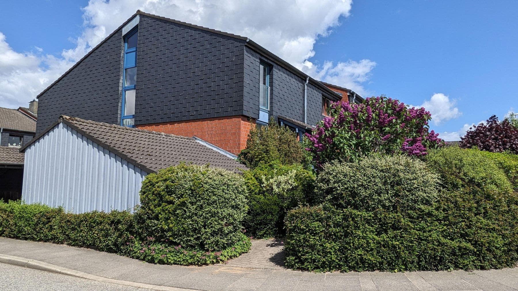 Prodej domu 98 m², pozemek 210 m², Nienbrügger Weg 18, Kiel, Šlesvicko-Holštýnsko Prodej domu 98 m², pozemek 210 m², Nienbrügger Weg 18, Kiel, Šlesvicko-Holštýnsko