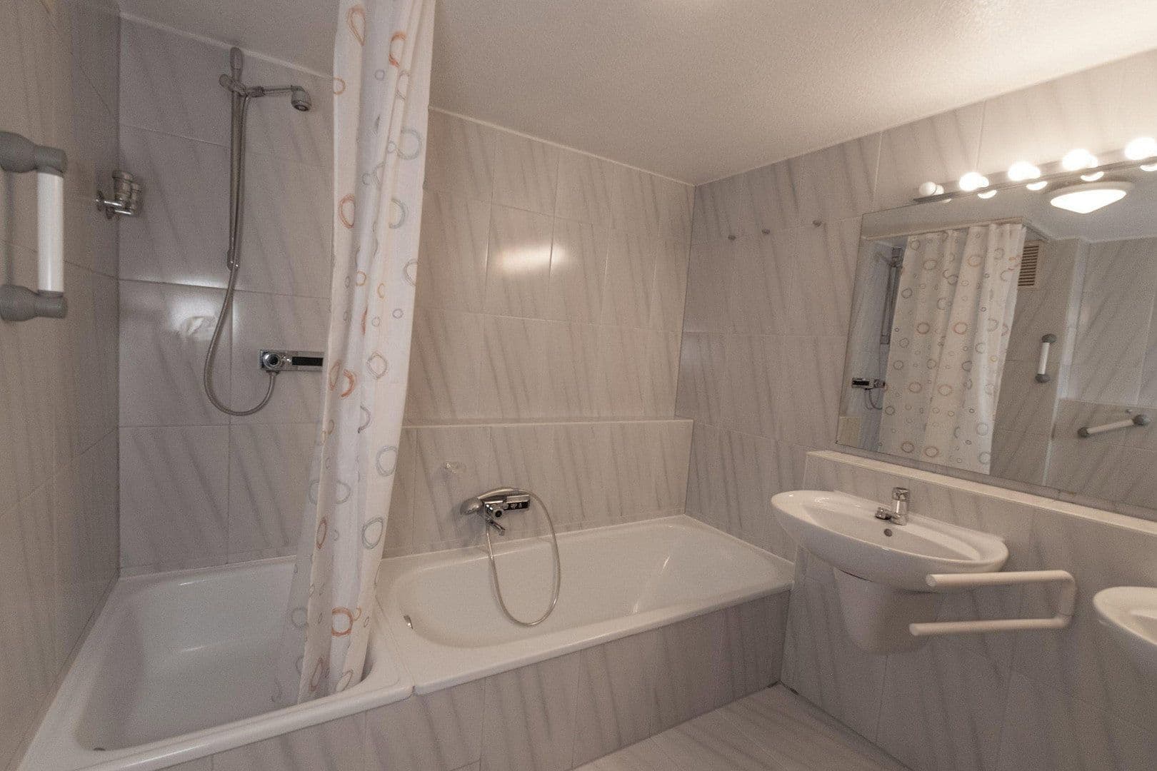 Prodej domu 98 m², pozemek 210 m², Nienbrügger Weg 18, Kiel, Šlesvicko-Holštýnsko Prodej domu 98 m², pozemek 210 m², Nienbrügger Weg 18, Kiel, Šlesvicko-Holštýnsko