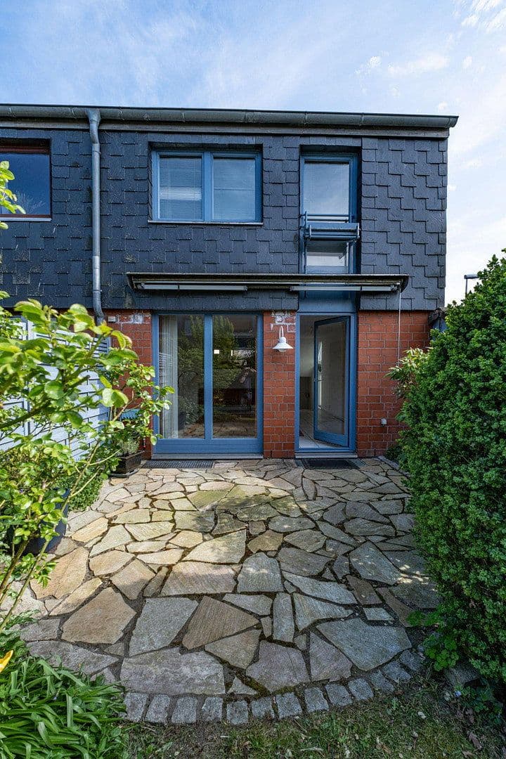 Prodej domu 98 m², pozemek 210 m², Nienbrügger Weg 18, Kiel, Šlesvicko-Holštýnsko Prodej domu 98 m², pozemek 210 m², Nienbrügger Weg 18, Kiel, Šlesvicko-Holštýnsko