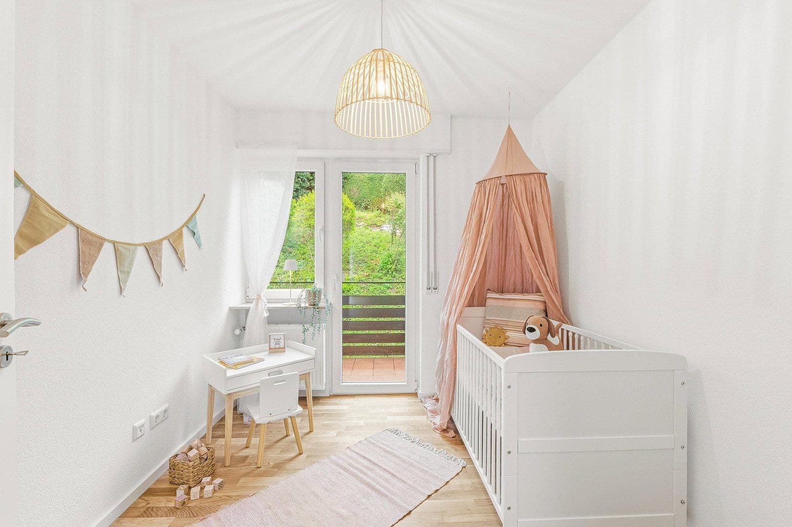 Pronájem bytu 3+kk 77 m², Mirabellenstrasse 74, Stuttgart Obertürkheim, Bádensko-Württembersko Pronájem bytu 3+kk 77 m², Mirabellenstrasse 74, Stuttgart Obertürkheim, Bádensko-Württembersko