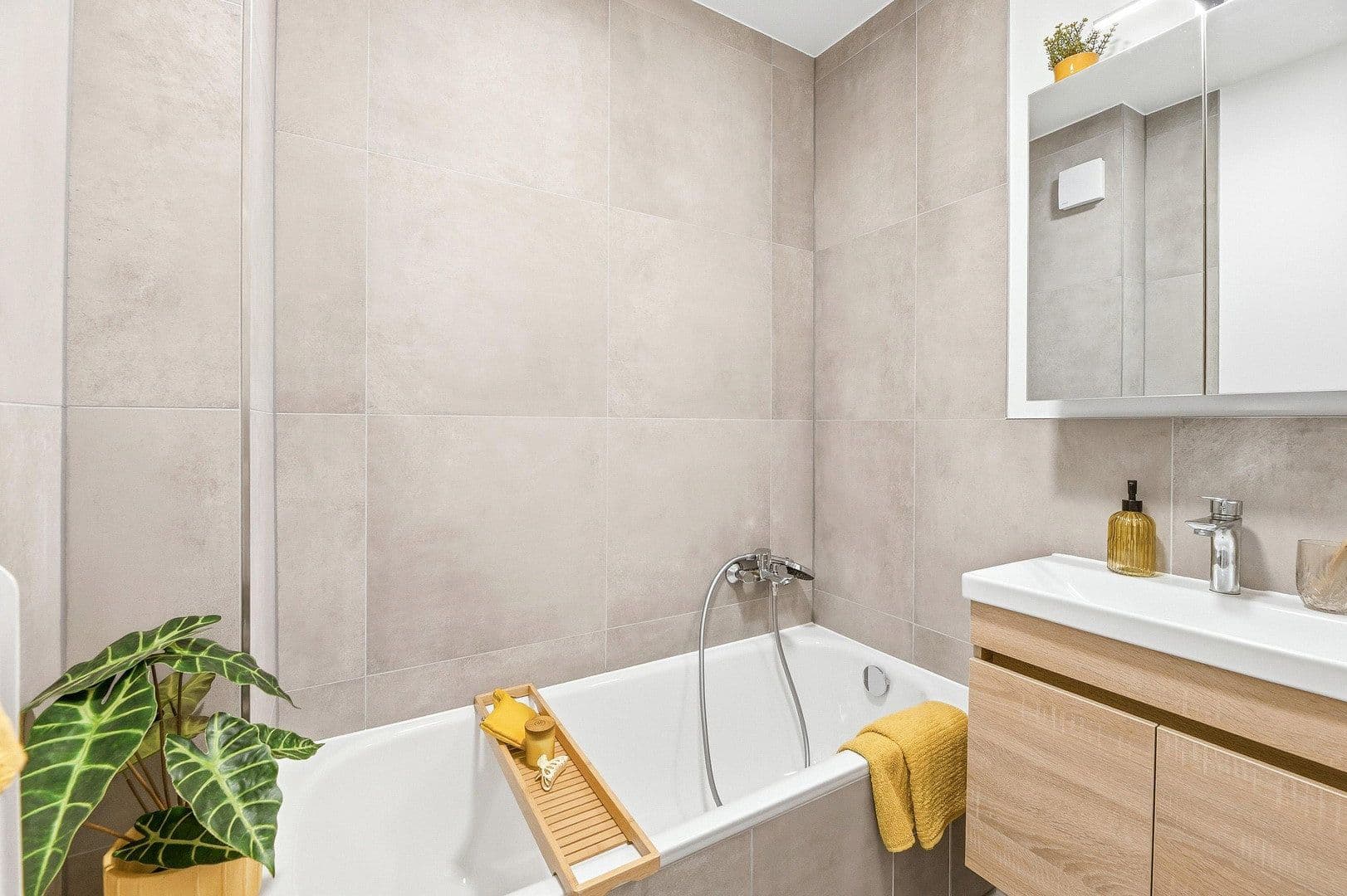 Pronájem bytu 3+kk 77 m², Mirabellenstrasse 74, Stuttgart Obertürkheim, Bádensko-Württembersko Pronájem bytu 3+kk 77 m², Mirabellenstrasse 74, Stuttgart Obertürkheim, Bádensko-Württembersko
