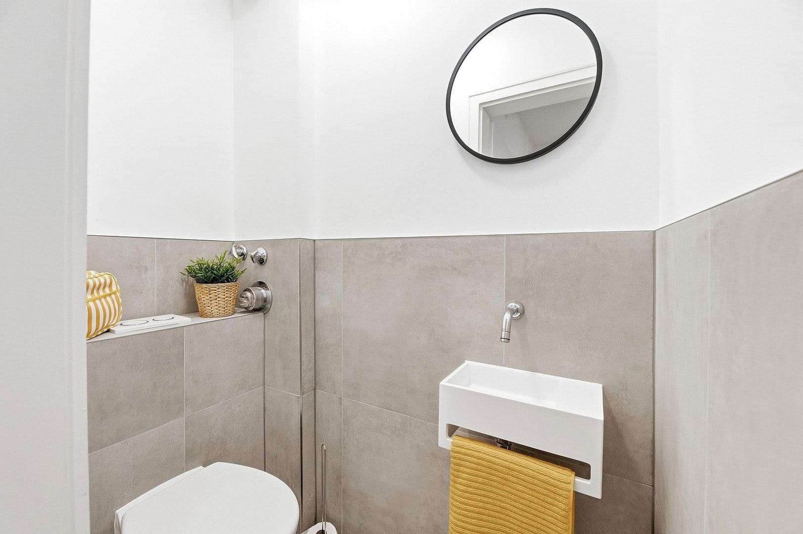 Pronájem bytu 3+kk 77 m², Mirabellenstrasse 74, Stuttgart Obertürkheim, Bádensko-Württembersko Pronájem bytu 3+kk 77 m², Mirabellenstrasse 74, Stuttgart Obertürkheim, Bádensko-Württembersko
